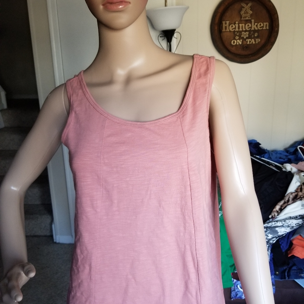 Brand- d+co long tank top, salmon color . Tank top
